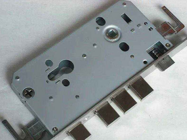 山城24小时上门开锁公司